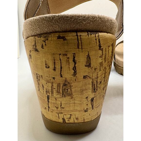 NWOT! NATURALIZER Sandals - Cork Wedge - Faux Taupe Patent & Elastic Straps - Picture 9 of 11